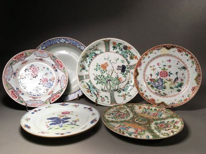 CHINE
Assiette en porcelaine famille verte
Compagnies...