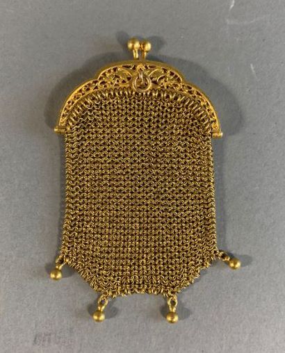 Petite bourse en or 18k.
Poids 22.8g