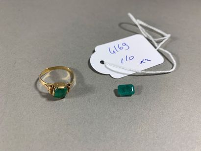 Bague en or jaune 750 millièmes, ornée d'une...