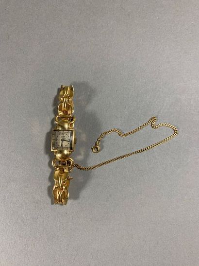 LIP
Montre de dame en or jaune 18k.
P. 2...