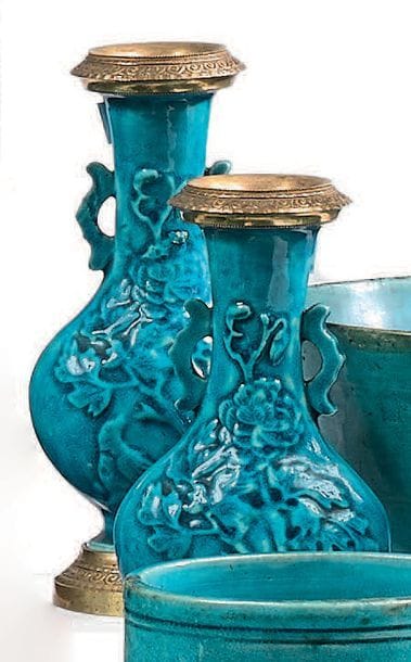 CHINE XVIIIe siècle
Deux vases balustres...