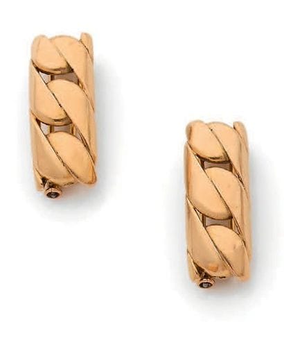 Paire de clips de corsage en or jaune 18K(750)...
