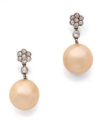 Paire de pendants d'oreilles en or jaune...