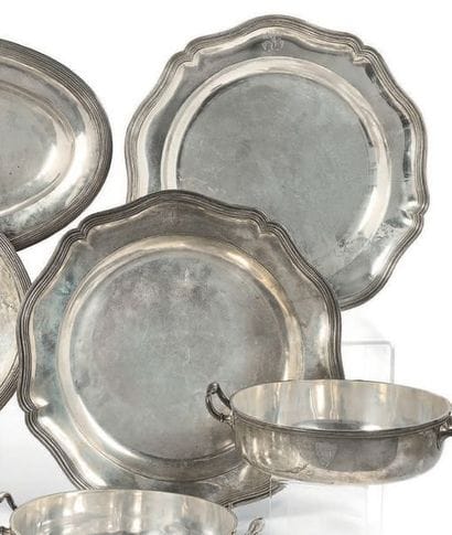Deux plats en argent Ier titre à six contours....