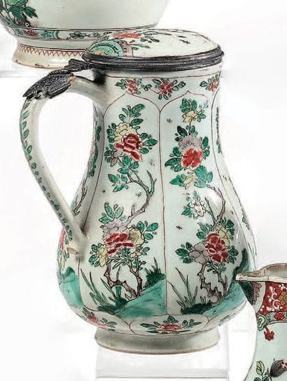 CHINE Époque Kangxi (1662-1722)
Verseuse...