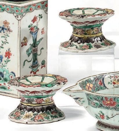 CHINE Époque Kangxi (1662-1722)
RECTIFICATIF...