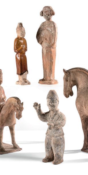 CHINE

Ensemble comprenant une statuette...