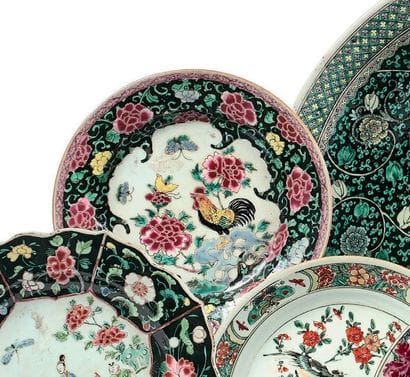 CHINE
RECTIFICATIF : UNE ASSIETTE CASSEE
Trois...
