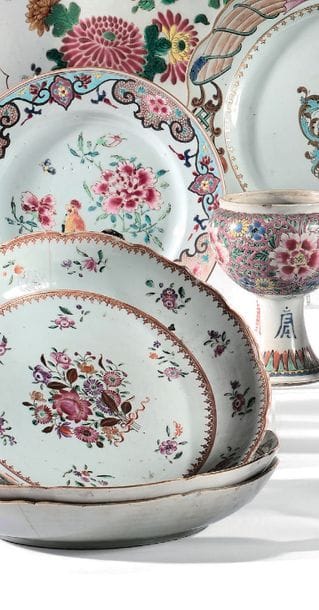 CHINE

Trois coupes dont une paire en porcelaine...