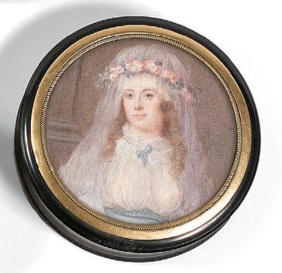 Boîte ronde en corne et écaille, le couvercle...