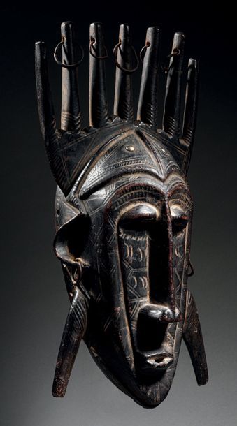 Important masque de la société du Ntomo,...