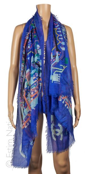 CHANEL
ETOLE in cashmere and silk printed...