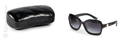CHANEL (2013)
PAIRE DE LUNETTES DE SOLEIL...