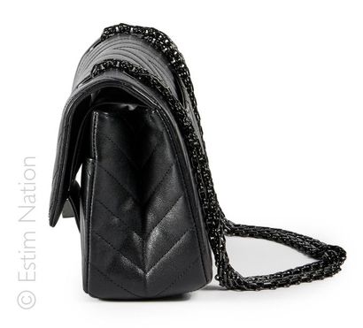CHANEL (2016 - 2017)
SAC 2.55 MM ALL BLACK...