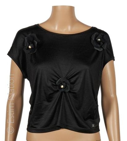 CHANEL (2018)
TOP in black silk jersey enhanced...