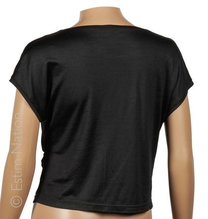 CHANEL (2018)
TOP in black silk jersey enhanced...