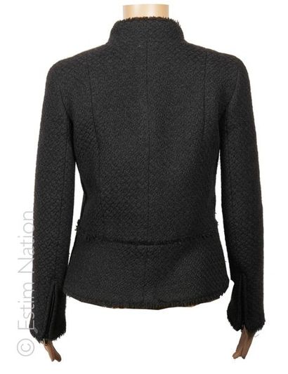 CHANEL (Automne-hiver 2004/2005)
VESTE zippée...