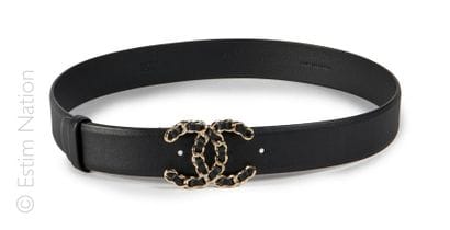 CHANEL (2017)
CEINTURE en cuir noir, boucle...