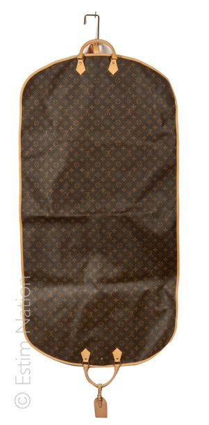 LOUIS VUITTON (2006)
PORTE HABIT en toile...