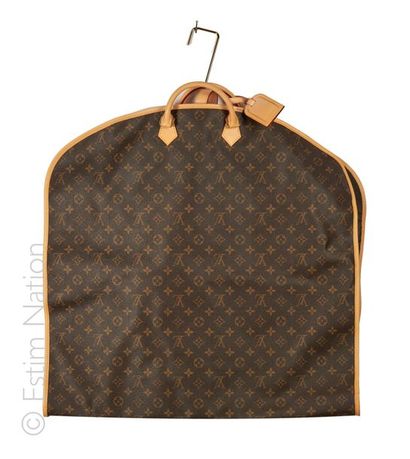 LOUIS VUITTON (2006)
PORTE HABIT en toile...