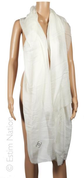 CHANEL
ETOLE en modal et cachemire blanc...