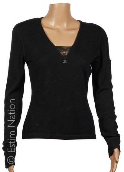 CHANEL (Automne-hiver 2000 /2001)
PULL OVER...
