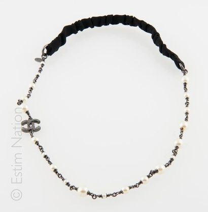CHANEL (2011)
HEAD JEWELL BANDEAU JEWEL decorated...