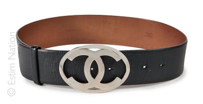CHANEL (2000)
Large black leather BELT with...