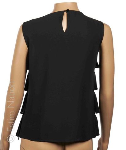 CHANEL
Sleeveless BLOUSE in black permanent...