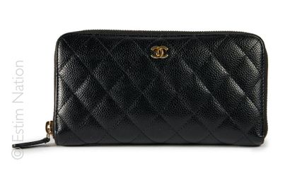 CHANEL (2016)
PORTEFEUILLE COMPAGNON en cuir...