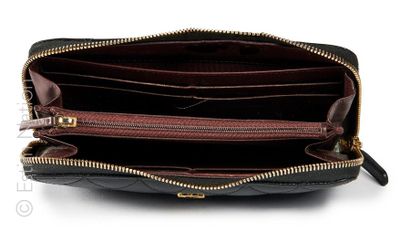 CHANEL (2016)
PORTEFEUILLE COMPAGNON en cuir...