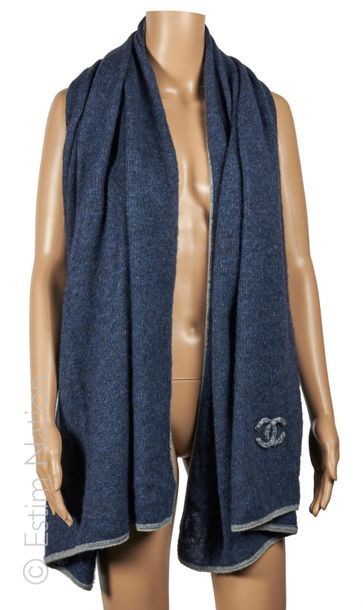 CHANEL
ETOLE en tricot cachemire et soie...