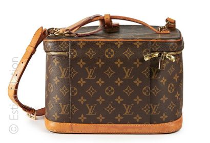 LOUIS VUITTON
VANITY en toile Monogram et...