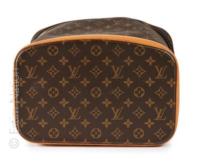 LOUIS VUITTON
VANITY en toile Monogram et...