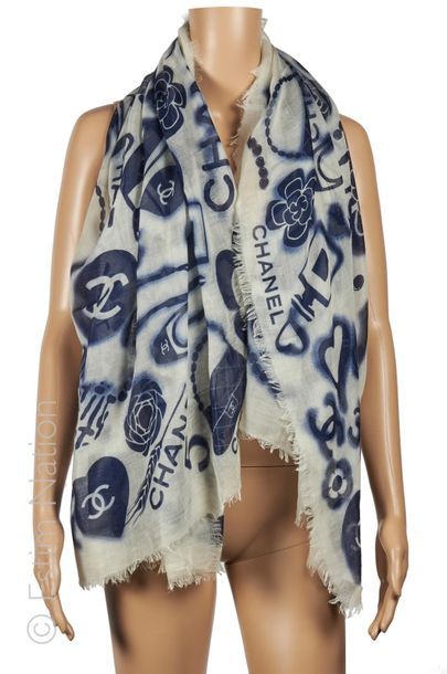 CHANEL (Hiver 2019)
ETOLE en cachemire et...