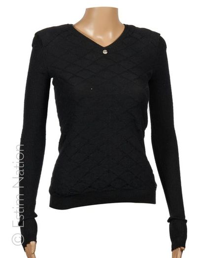 CHANEL ( Automne - hiver 2009/2010)
PULL...