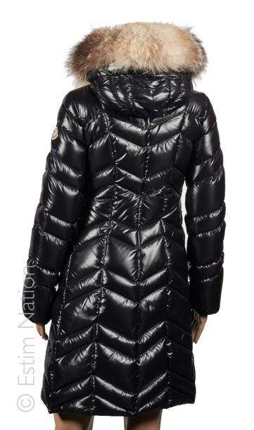 MONCLER
Longue DOUDOUNE en polyamide noir...