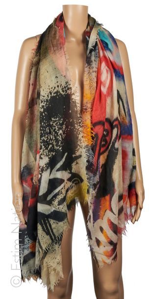 CHANEL circa 2018
STOLE in cashmere and fringed...