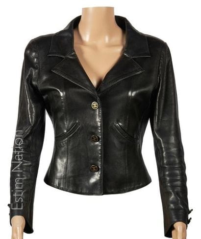 CHANEL 2001
Short JACKET in ebony lambskin...