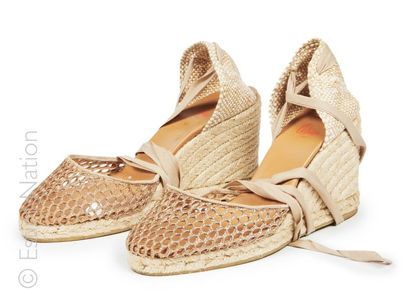 CASTANER, IDEAL SHOES
PAIRE D'ESPADRILLES...