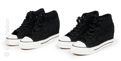 CASTANER, IDEAL SHOES
PAIRE D'ESPADRILLES...