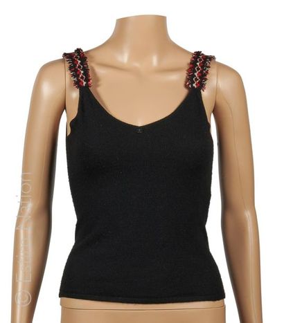 CHANEL (2003)
TWIN SET in black cashmere...