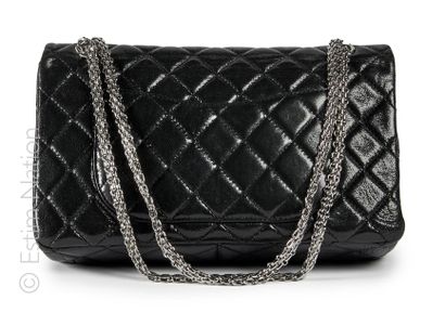CHANEL (2008 - 2009)
SAC 2.55 GM en cuir...