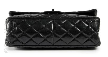 CHANEL (2008 - 2009)
SAC 2.55 GM en cuir...