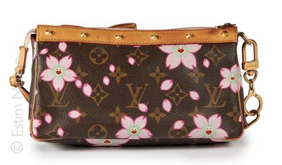 LOUIS VUITTON X TAKASHI MURAKAMI (2003)
POCHETTE...