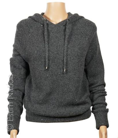 MAX & MOI, H&M, DANA, MAYJUNE, NORTHLAND
SWEATER...