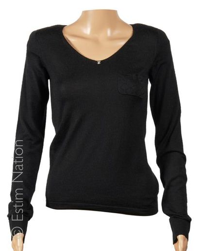 CHANEL (Automne-hiver 2005 /2006)
PULL OVER...