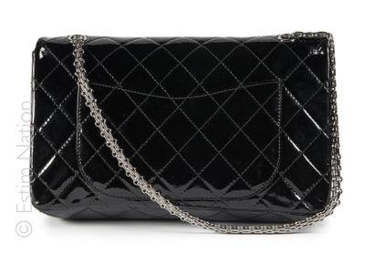 CHANEL (2014)
SAC 2.55 GM en cuir matelassé...