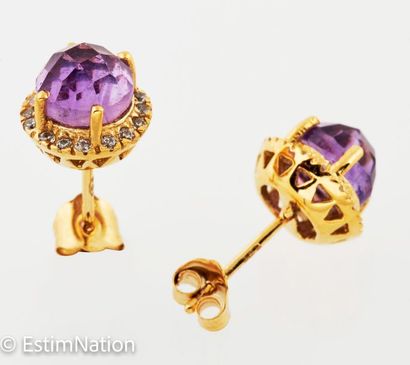 BOUCLES D'OREILLES OR AMETHYSTE
Pair of earrings...
