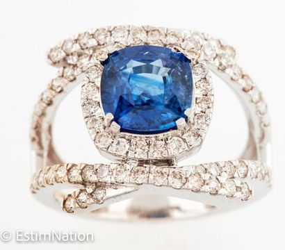 BAGUE OR SAPHIR DIAMANTS 
Ring in 18K (750/°°)...